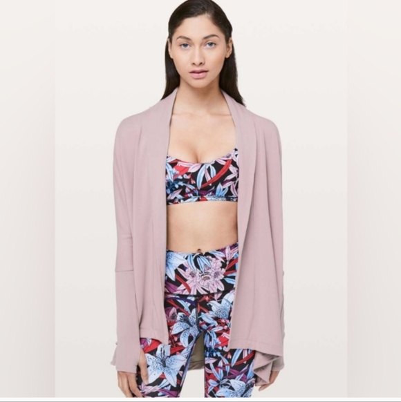 Lululemon Back In Action Wrap Cardigan Smoky Blush Oversized Size 4 - Picture 1 of 11
